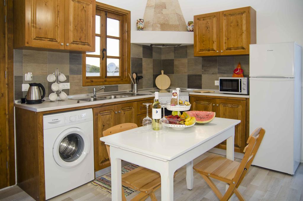 Lindos Seaside Junior Apartment エクステリア 写真